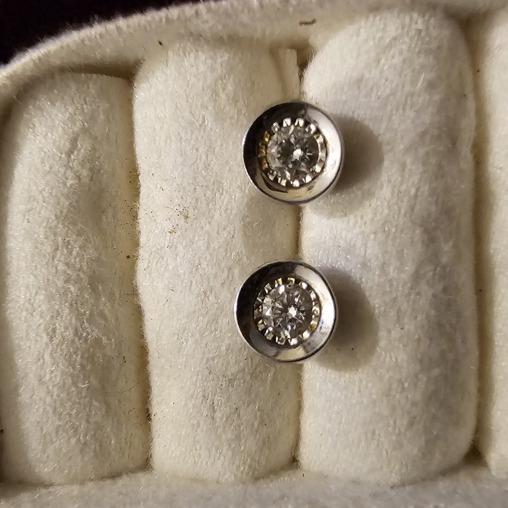 Timeless 10k White Gold Diamond Stud Earrings with Bezel Setting